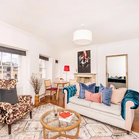 Berkeley Suites, 4 *